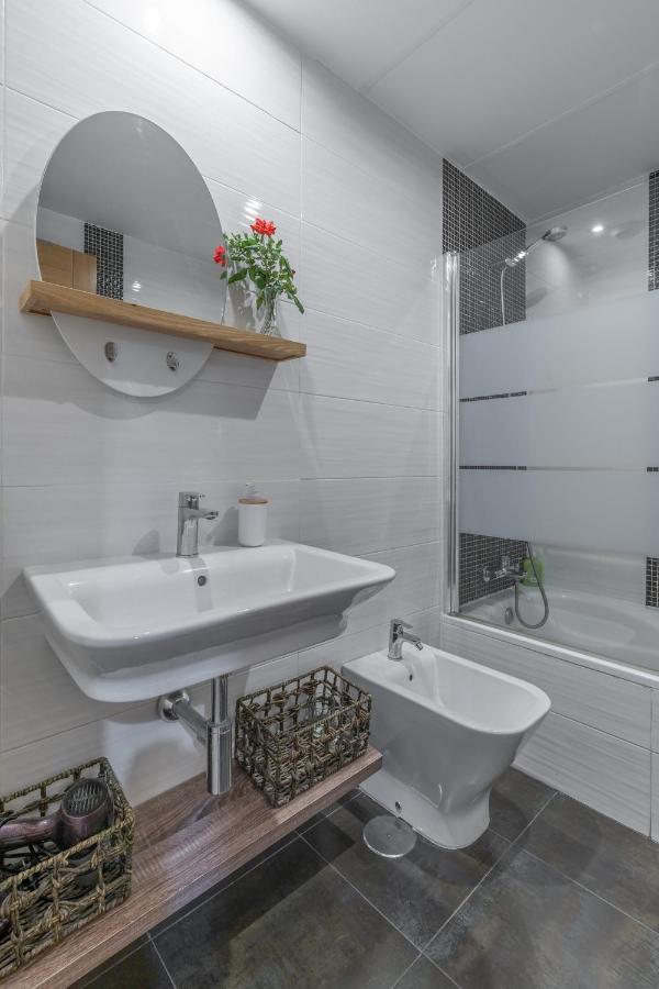 Tuguest Postigo I Catedral Apartment - Free Parking غرناطة المظهر الخارجي الصورة